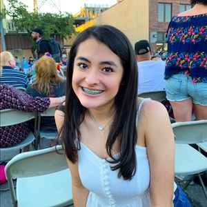 Meet your Posher, Mia